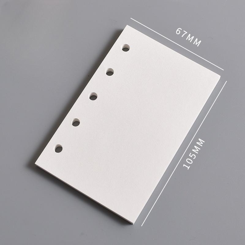 Die Innenseite des M5 Notizbuchs Die leere vertikale Linie des A8 Loseblatt-Kernquadrats und der Wochenplan Eine Seite pro Tag zum Eintragen