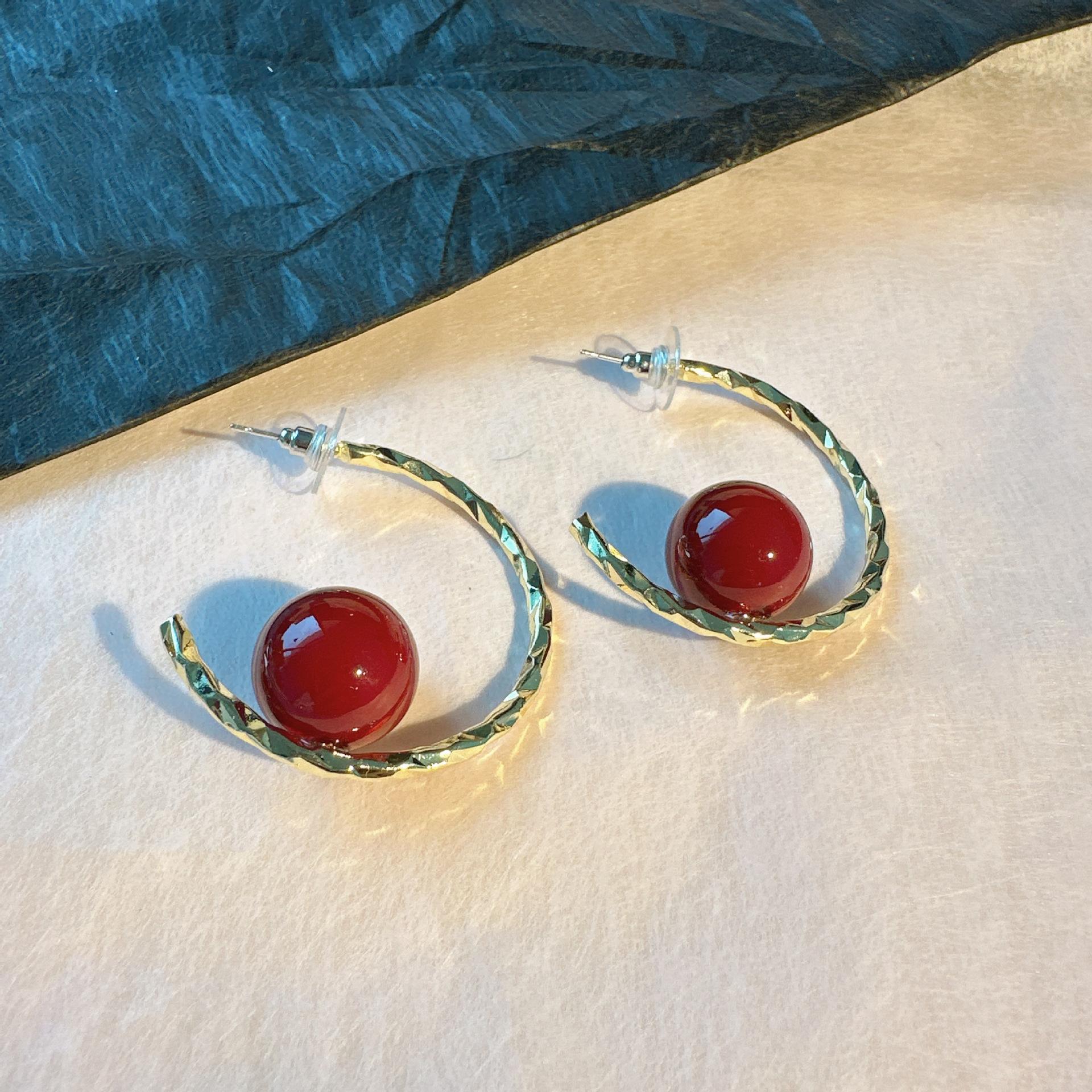 Exaggerate C Shape Dangle Earrings with Imitation Pearl for Women Golden Rotate Twist Metal Drop Earrings Party Trendy Jewelry