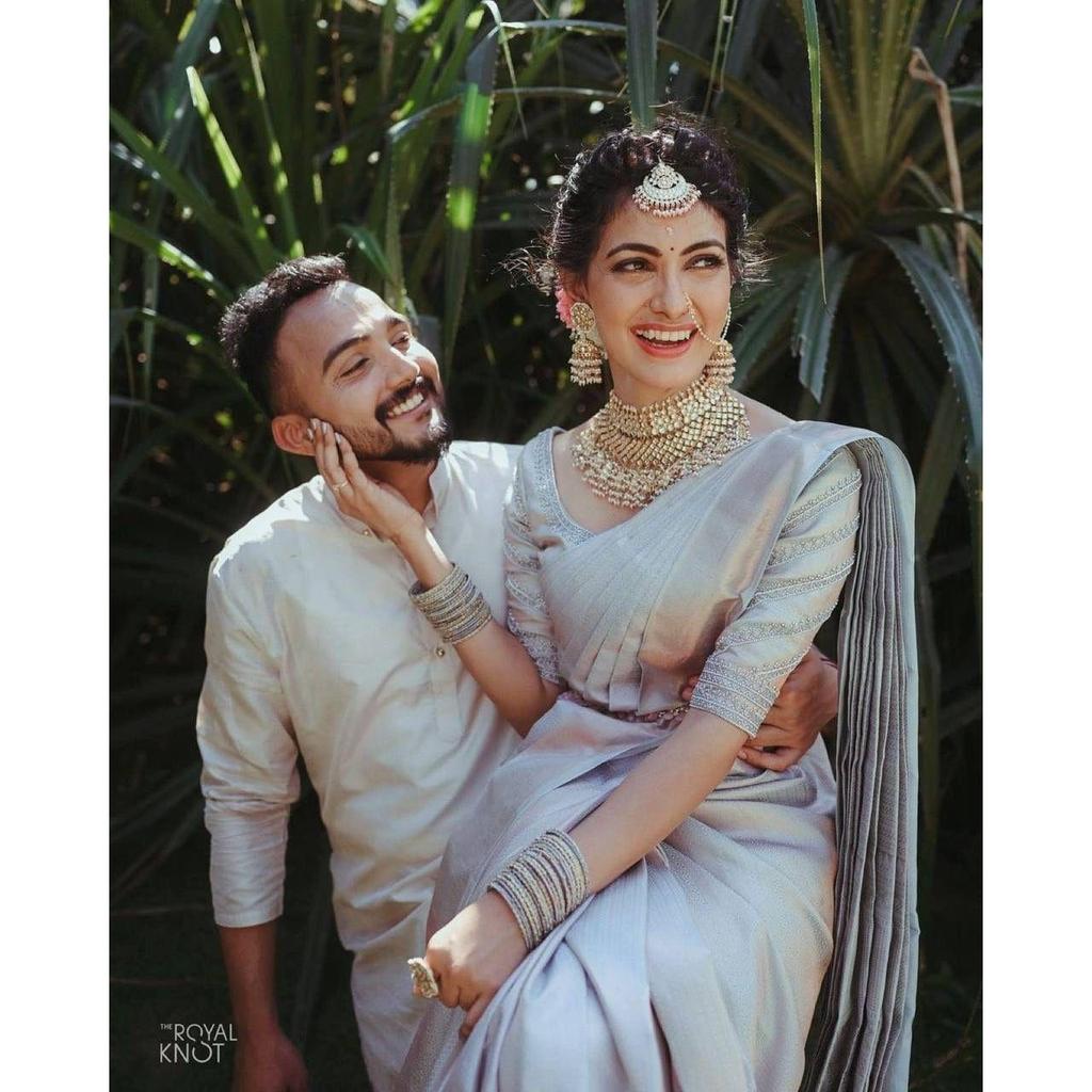 Stylish Wedding Sarre for Women ,Blouse (Need To Be Stitched As Per Size And Fit)