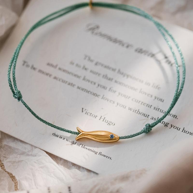 Rotes Fischarmband für Frauen, süßer Fisch, blaue Schnur, verstellbares Armband, handgefertigter Schmuck, minimalistischer ethnischer Schmuck