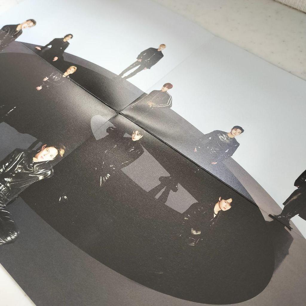 [USED] TREASURE “REBOOT” PHOTOBOOK Black Ver.