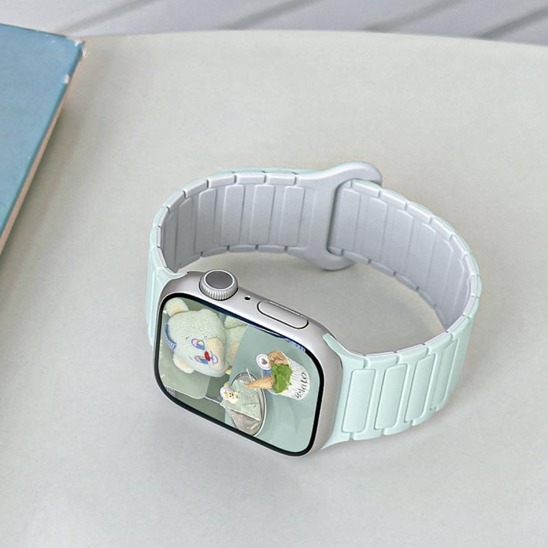 Apple Watch Series 10 Light Mint Silicone Band