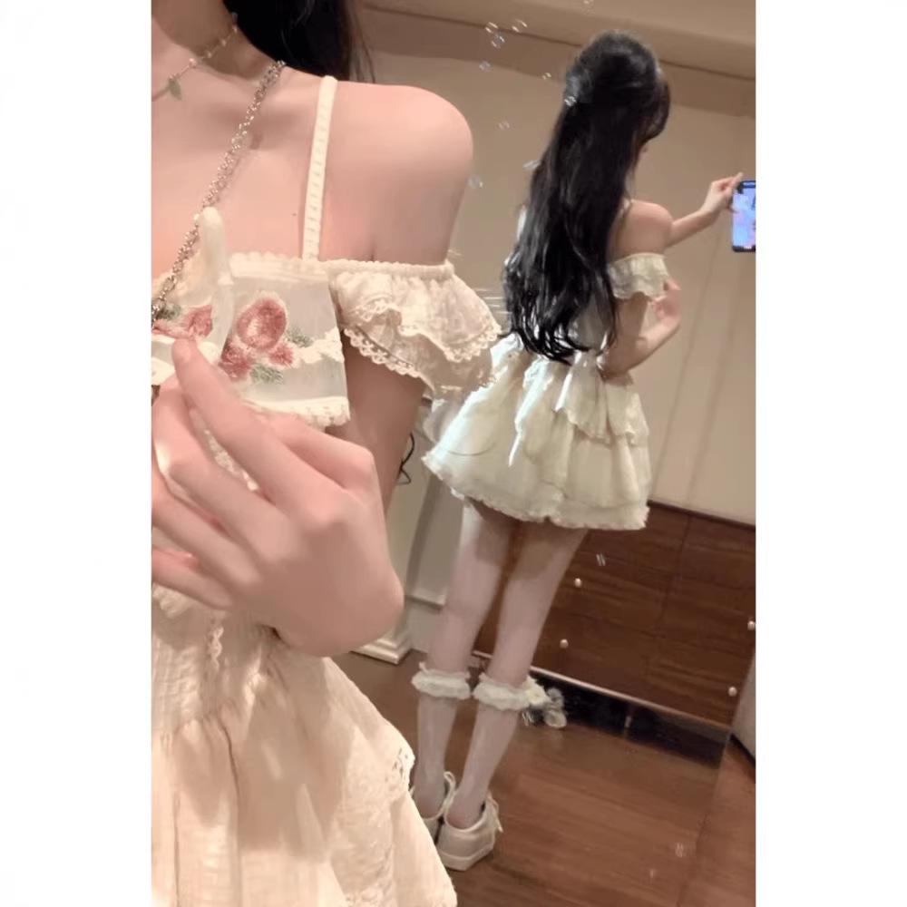 Pure desire girl style short skirt women's summer waist and thin age reduction lace splicing heavy industry small flying sleeve princess dress