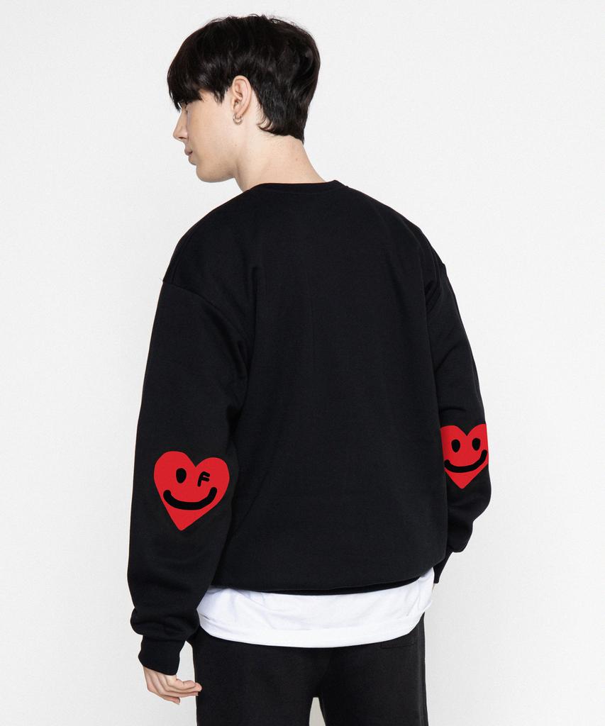 GRAVER [Unisex] Elbow Drawing Heart Smile Sweatshirt_Black