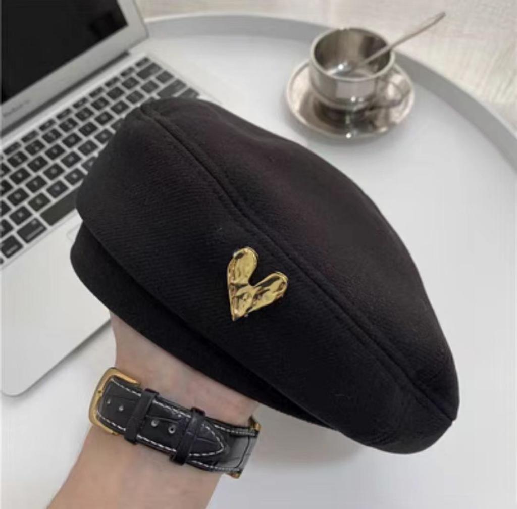 Japanese Retro Woolen Beret Female Face Small Korean Versatile Cartoon Bear Fashionable Temperament Painter Hat
