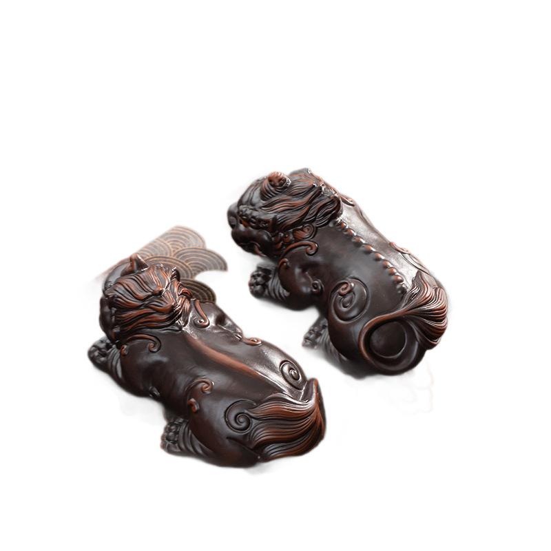 Purple Clay Pi Yao Tea Pet Pair Handcrafted Wealth Symbol Mythical Creature Tea Tray Ornament for Gongfu Tea Home Office Decor