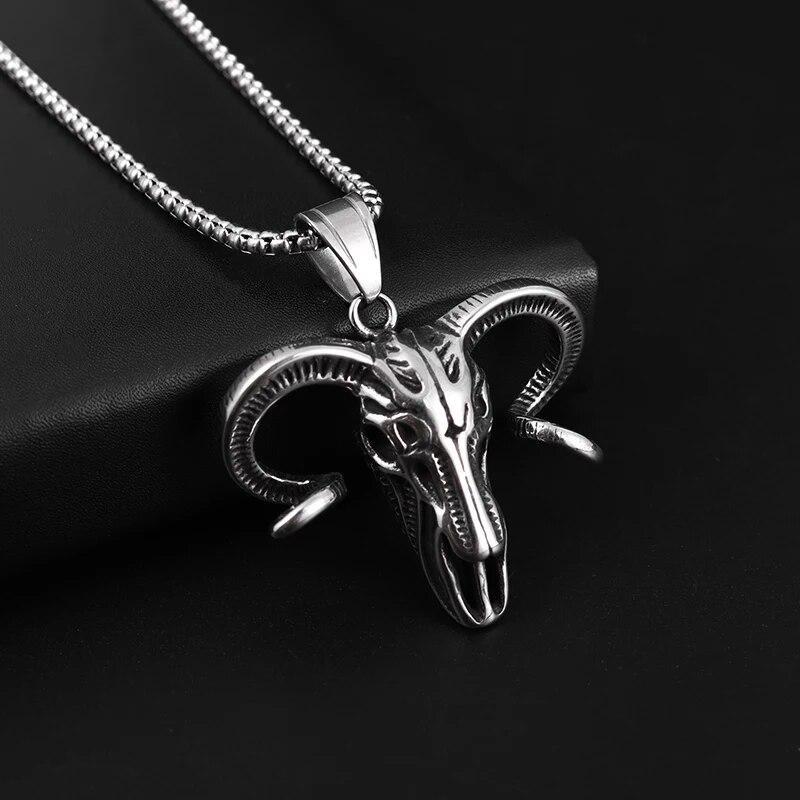 Collana con ciondolo a forma di testa di toro nordico punk retrò per uomo, gioielli classici con personalità animale