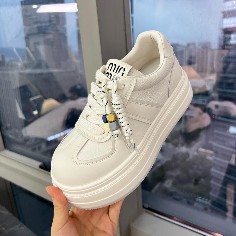 

Кожаные маленькие белые туфли женские 2025 осень новые туфли на толстой подошве повседневные туфли Форреста Гампа универсальная спортивная женская обувь 40 бежевый