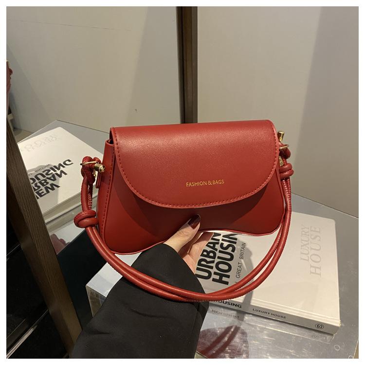 Premium saddle small square bag women's 2025 spring new fashion shoulder bag delivery messenger bag