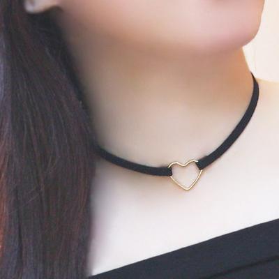 Glammuse [Řada chokerů Glam] Choker se srdíčkem