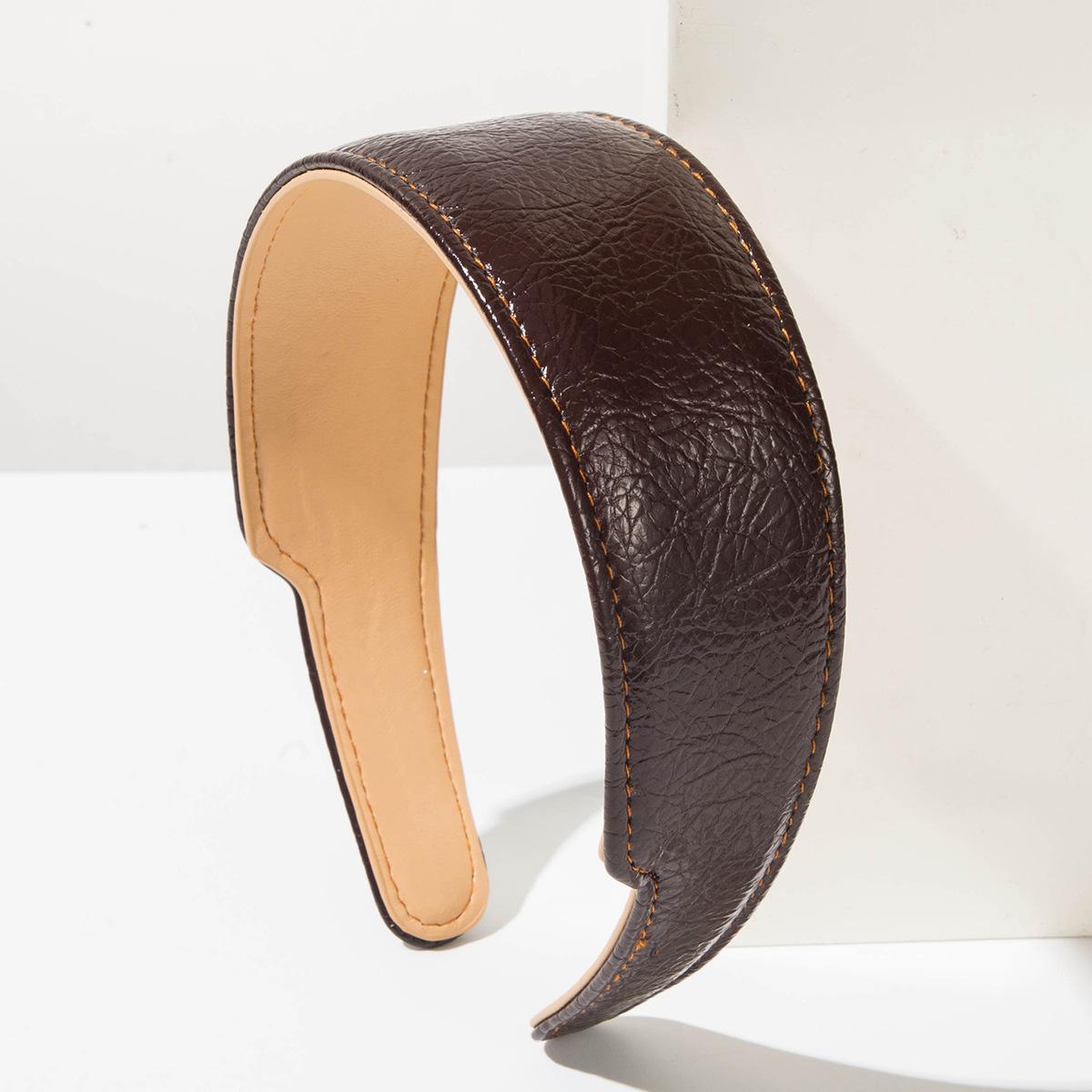 

Simple and Elegant Hairband for Women, Versatile for All Occasions, Wide-edge Design for Easy Hair Compression During Washing. кавовий