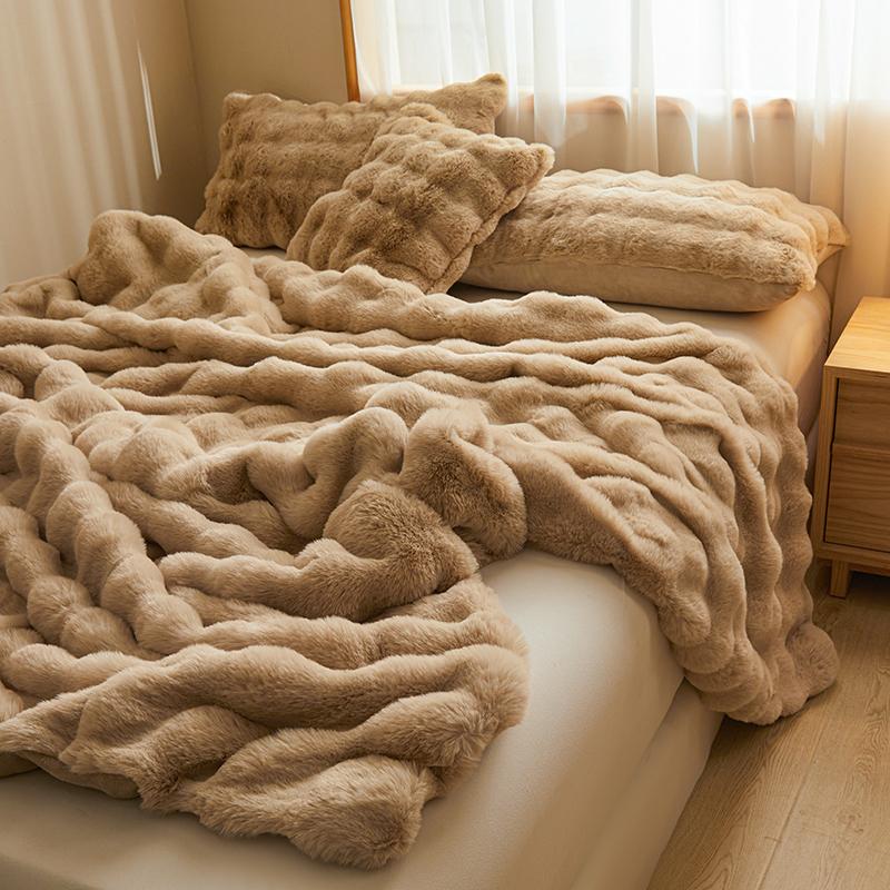 Luxury Solid Color Faux Rabbit Fur Blanket Winter Thickened Warm Faux Fur Blanket Soft Fluffy Throws Blankets for Sofa Bed Naps