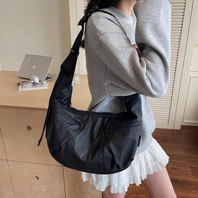Všestranná kožená crossbody taška ve tvaru knedlíku: Velkokapacitní, Vícevrstvá na zip, Módní ležérní taška přes rameno