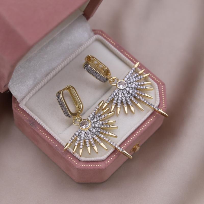 French new fashion jewelry two-tone plated water drop zircon geometric earrings elegant women's daily work bright accessories