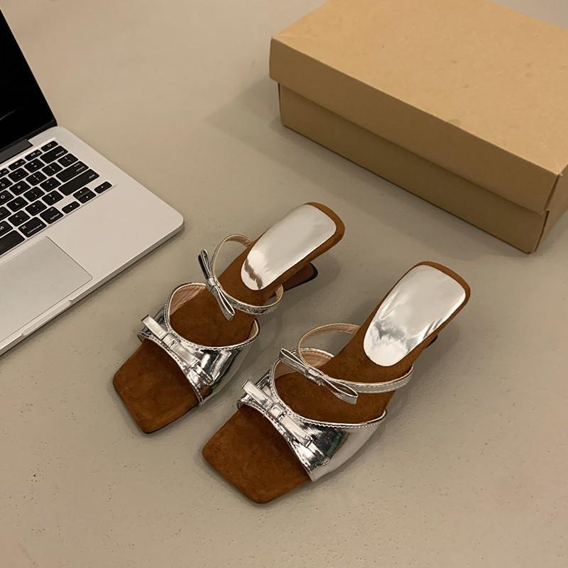 

Silver wedge heel bow cool slippers women s 2025 new square head temperament open toe word with high heel sandals 40 серебряный