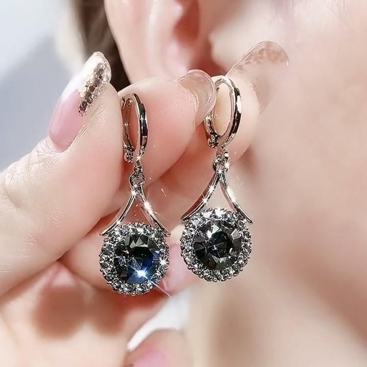 

Earrings with A Unique and Niche Personality, Gray Earrings, Retro Hong Kong Style, New High-end Design, Light Luxury, Round Earrings