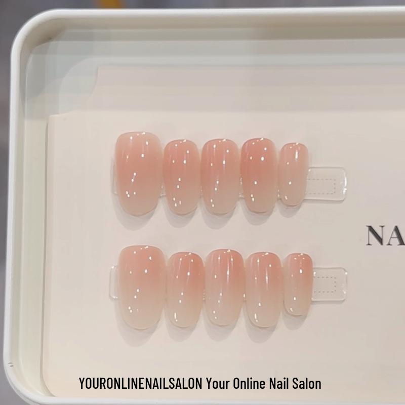 

Изготовленные вручную короткие нюдовые градиентные наклейки для ногтей цвета льда