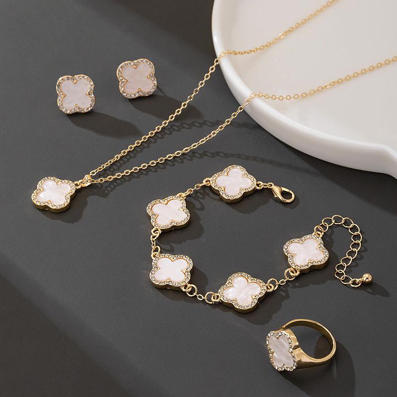 4PCS Four Leaf Clover Necklace Earrings, Fashionable and High End Four Leaf Flower Handmade Set