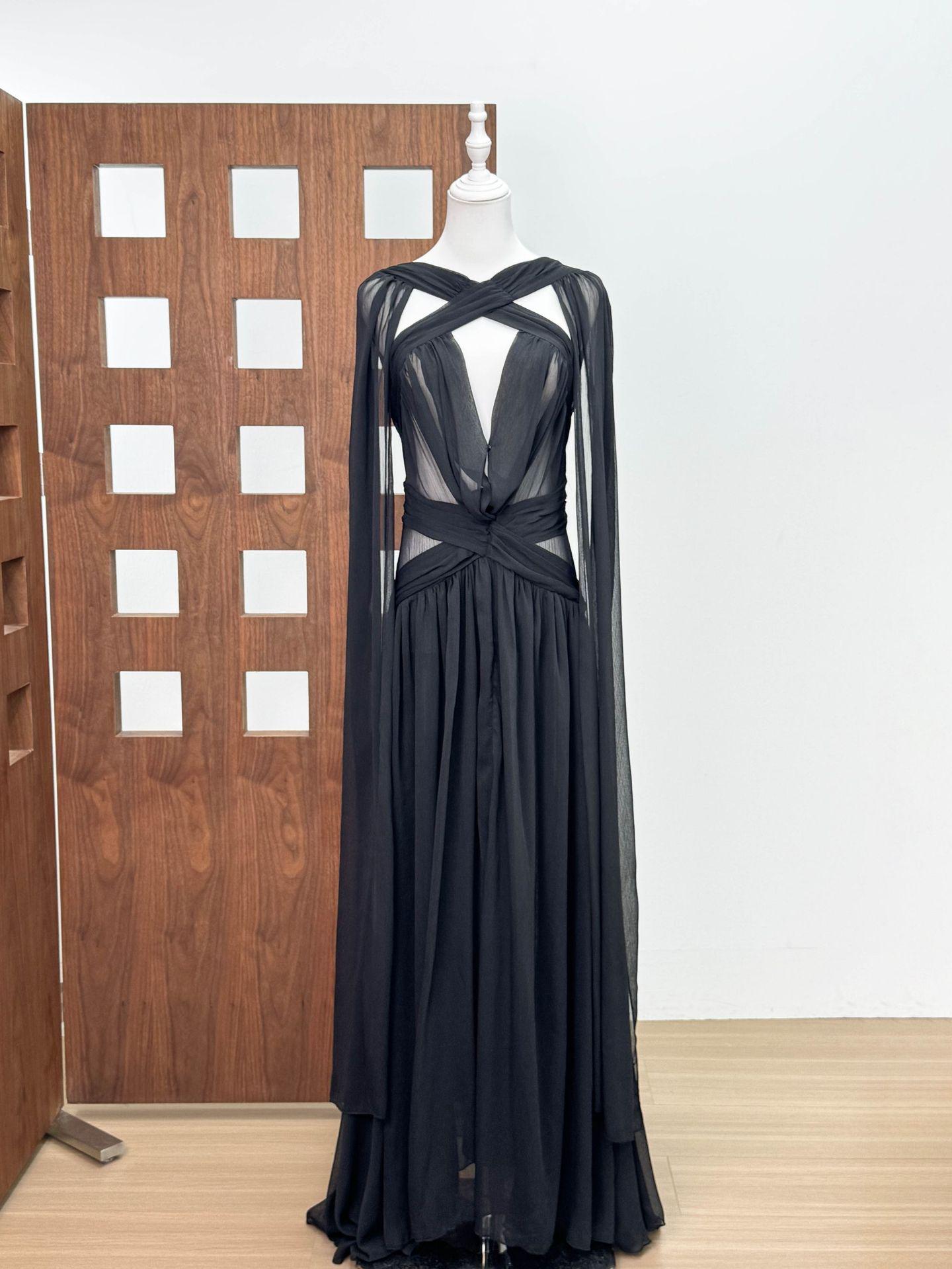 Elegant 2025 French Hepburn-Style Black Backless Ribbon Gown Small чёрный