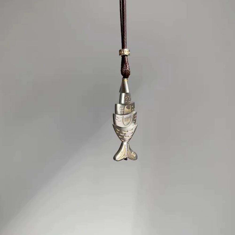 Nuova Collana a Pesce con Texture Geometrica Argentea Splicing Unisex Retrò Alta Moda Gioiello Raffinato Unico Regalo