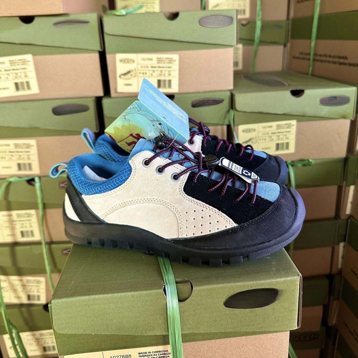 

New Outdoor Hiking Shoes Couple Casual Slip-Resistant Climbing Shoes Camping Genuine Leather Women Casual Comfortable Sneakers 36