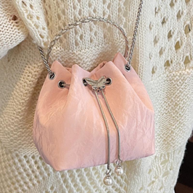 A Niche and Fashionable Hand-held Small Bag A Trendy and Stylish Chain Crossbody Bag and A Commuter Bucket Bag