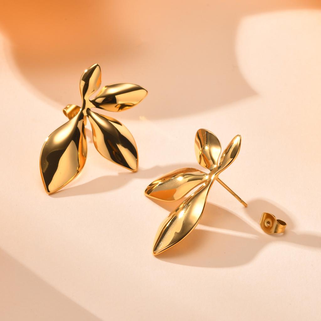 2026 Edelstahl-Ohrringe Exquisiter Blatt-Mode-Steckerohrring Klassischer Übertriebener Ohrring für Damen Schmuck Party Geschenke