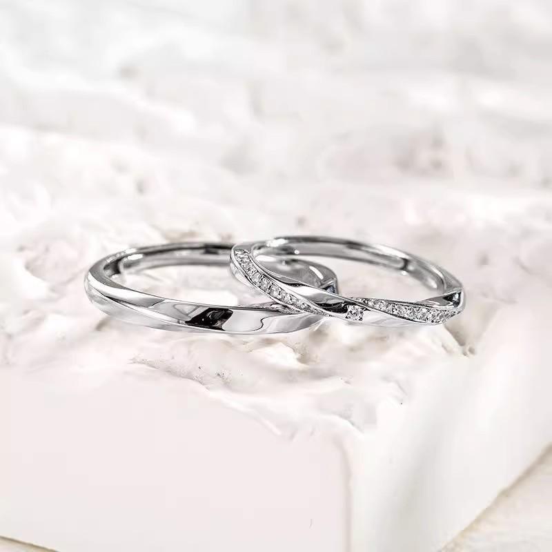 Sterling Silver Mobius Strip Couple's Rings: Luxurious Niche Design with Inlaid Diamonds, Adjustable Pure Silver.