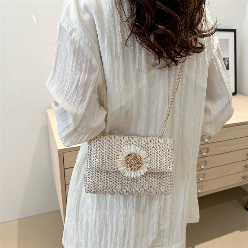 Fashionable Casual Beautiful Fashionable   Simple and Niche One-shoulder Spring and Summer New Chain Crossbody Small Square Bag Women's Bag