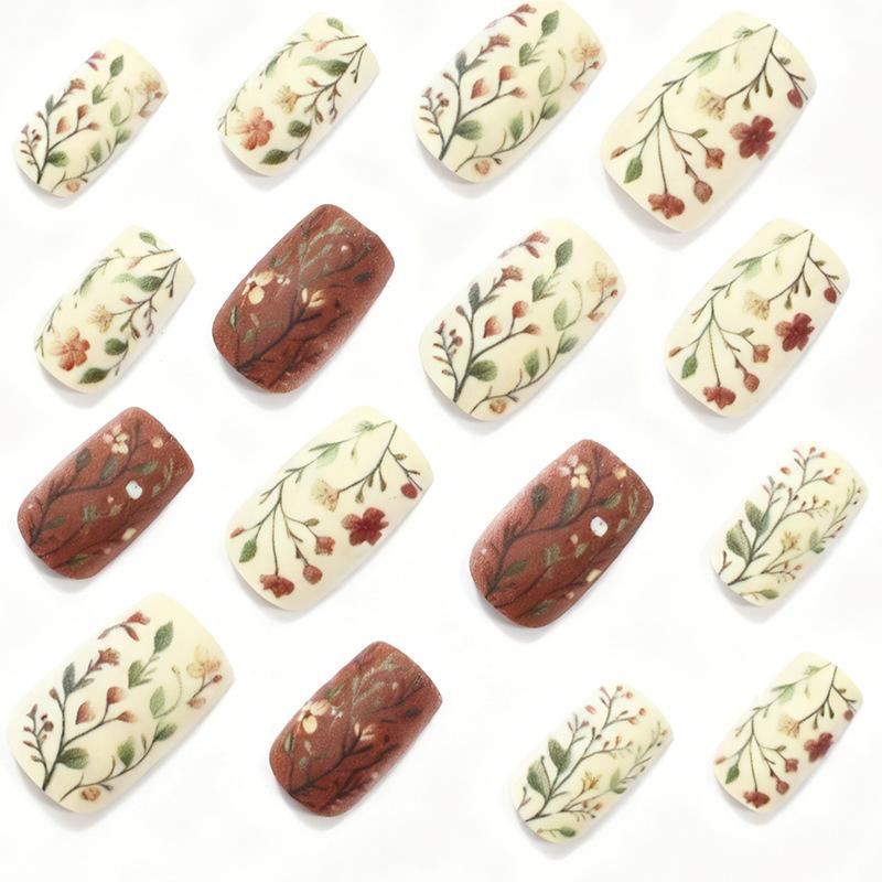 24 Pieces Of Nail Art In Autumn And Winter In Europe, America, Warm Colors, Small Freshness, Small Floral Leaves, Medium Length, Wearing Nail