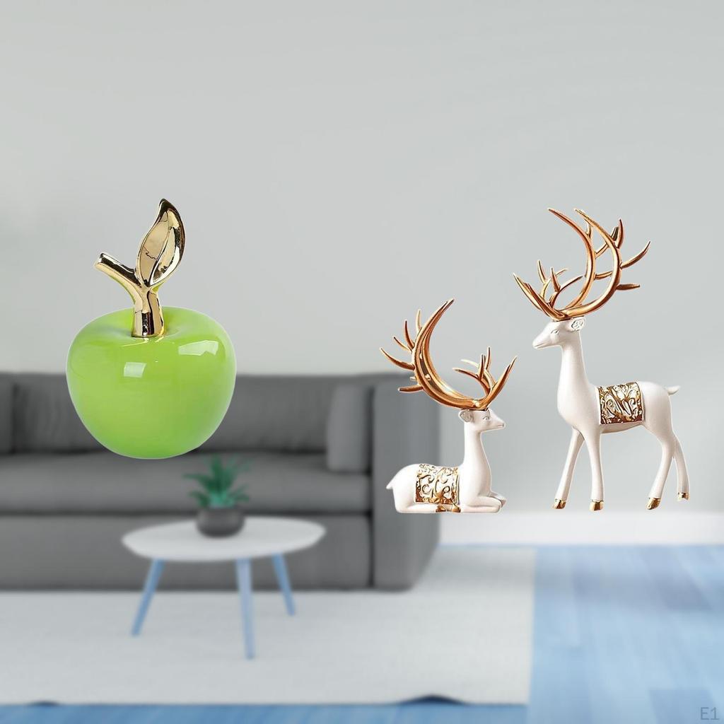 Ceramic And Reindeer Figurine Sculpture European Home Decoration Ornament for Cafe Study Room