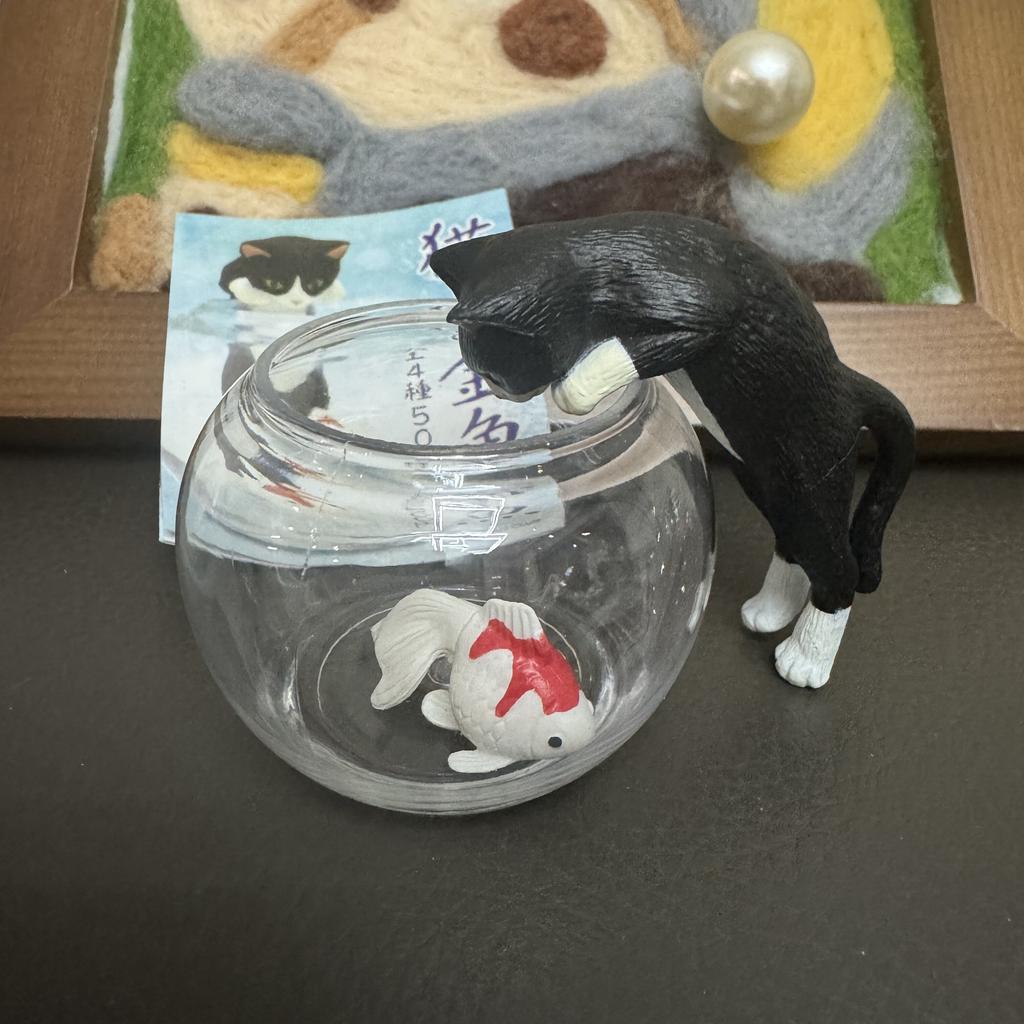 Cat Watching Goldfish Calico Blue Cow White Cat Catching Fish Desktop Mini Statue Decor Action Figure Model Toys