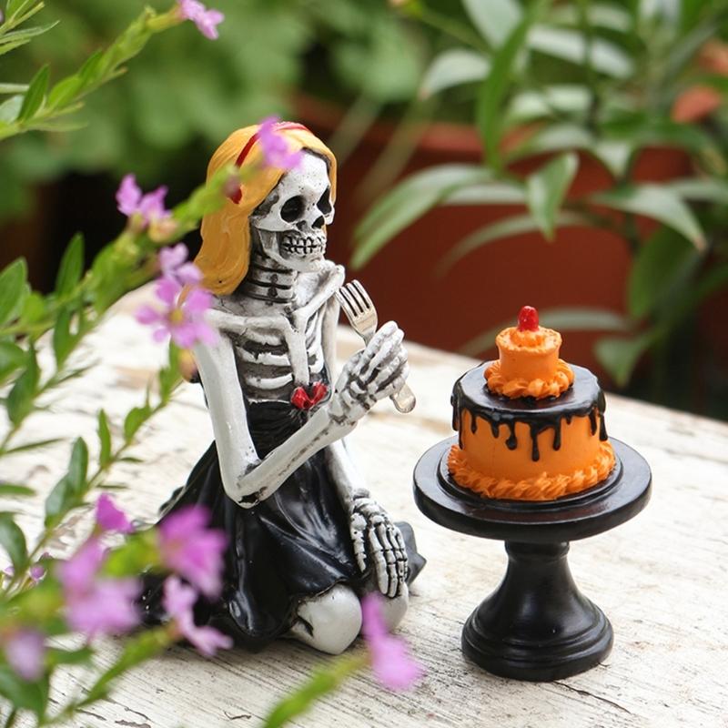 Cake Eating Skeleton Ornaments Skeleton Girl Eating Cake Figurine for Halloweens Party Decoration