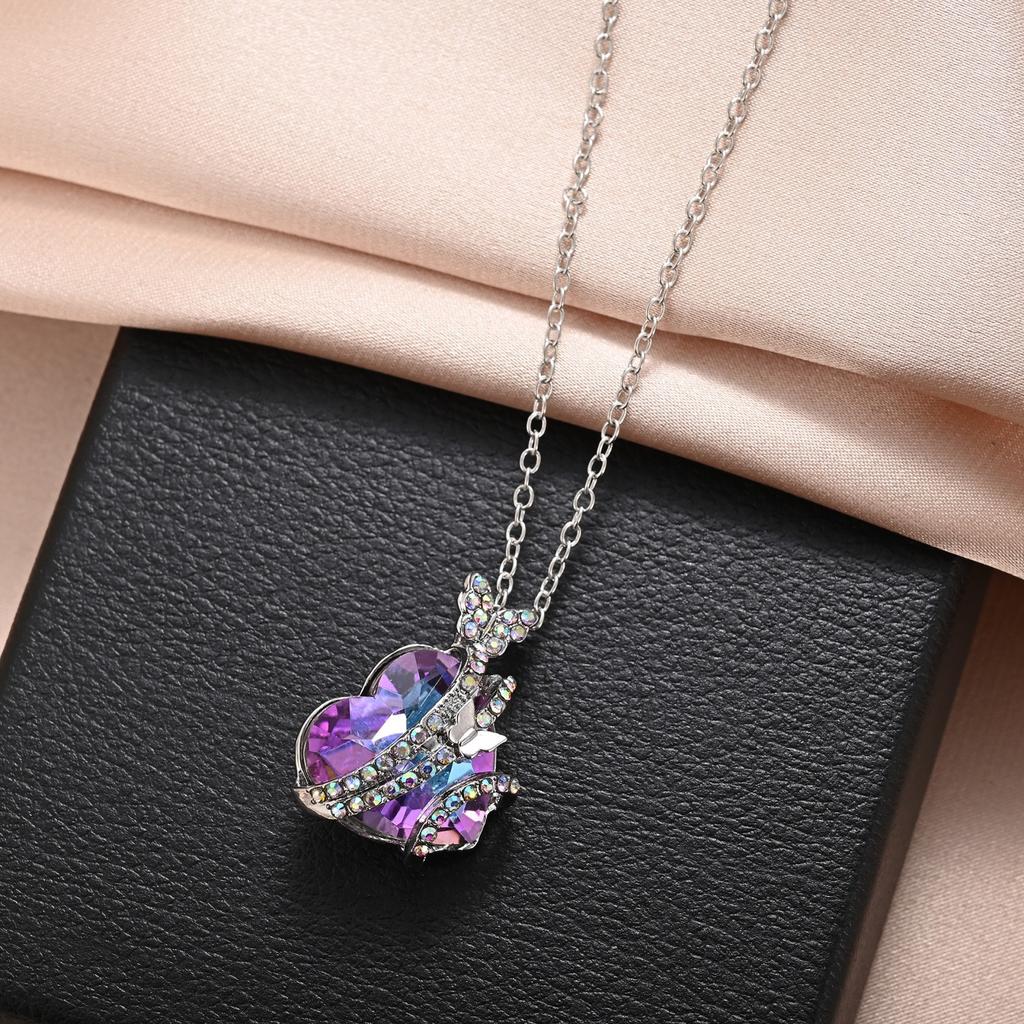 Exquisite Fashion Creative Multicolor Heart Shape Crystal Necklace Colorful Rhinestone Butterfly Ladies Banquet Jewelry Couple