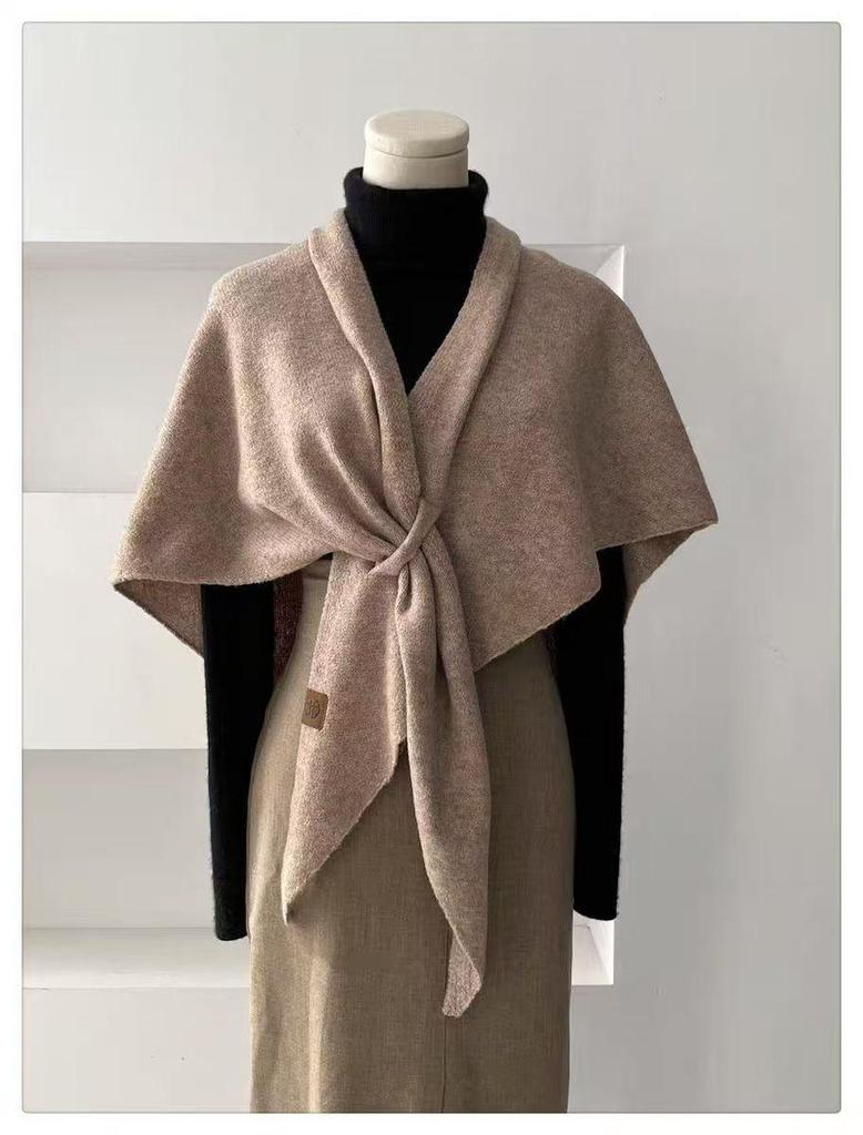 Wool Blend Cross-Knit Triangle Shawl: Women's Versatile Fashion Outerwear