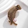 Retro Leaf Pearl Brooch Pin With Embedded Diamonds Elegant Fashionable Jewelry Accessory Pin Brooch