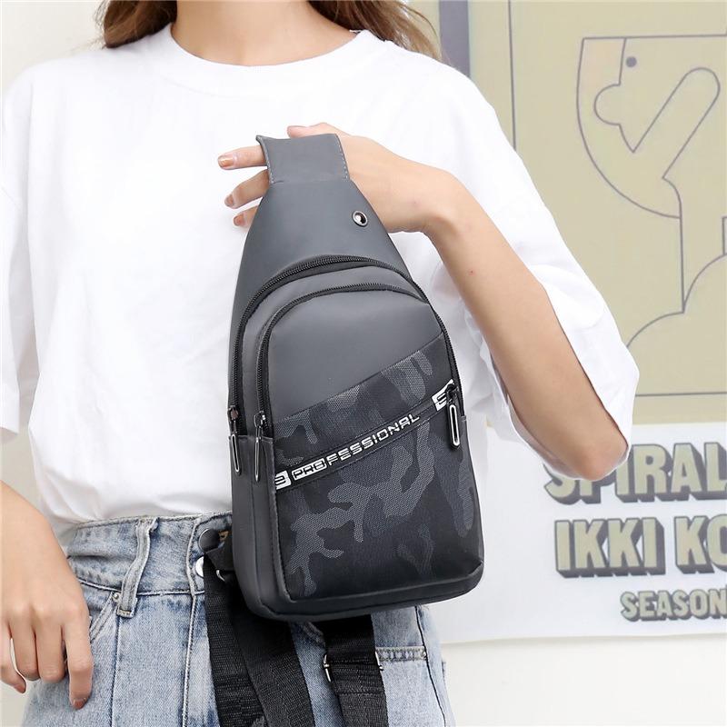 New outdoor men's breast bag casual fashion trend messenger bag camouflage large capacity chest bag