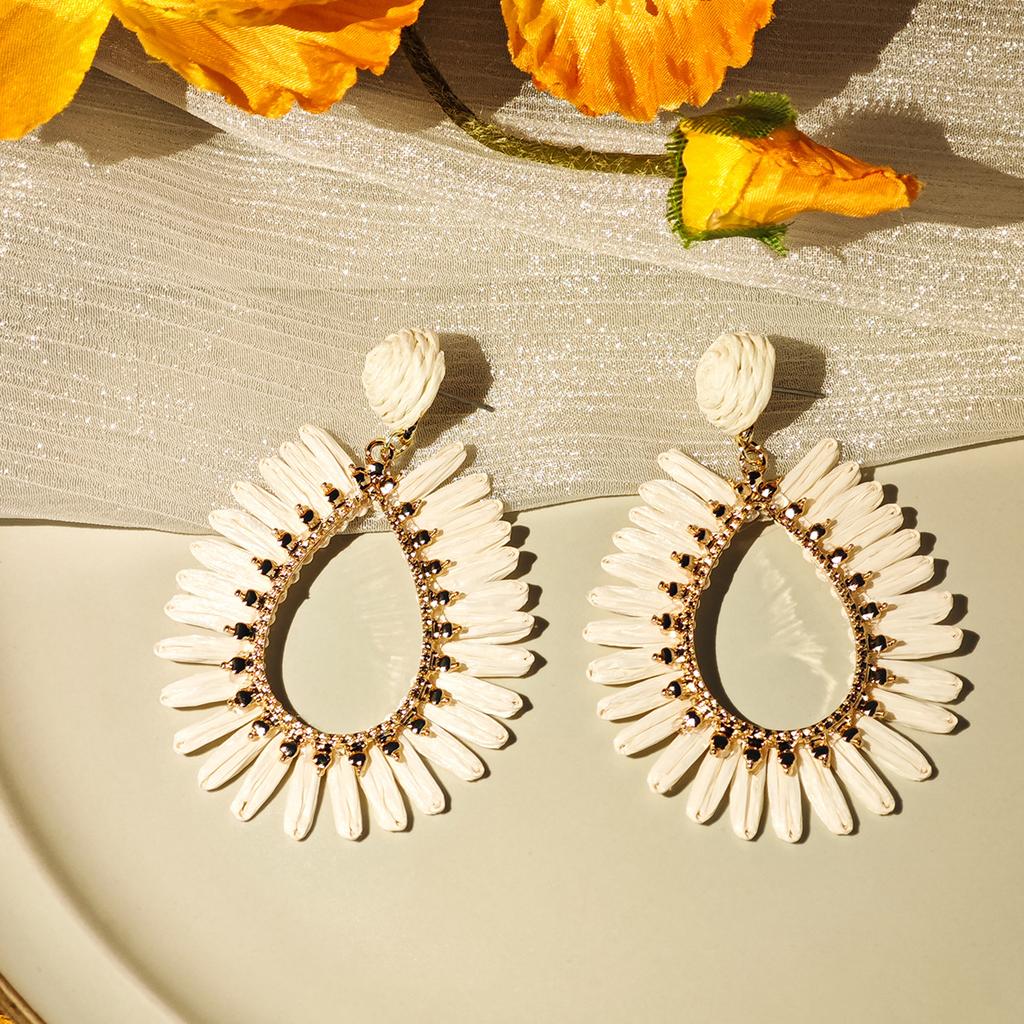 Persönlichkeit Übertreibene Farbe Raffia Ohrringe, Urlaubs-Wind Strand Geometrische Wassertropfen Hohl-Ohrringe für Frauen