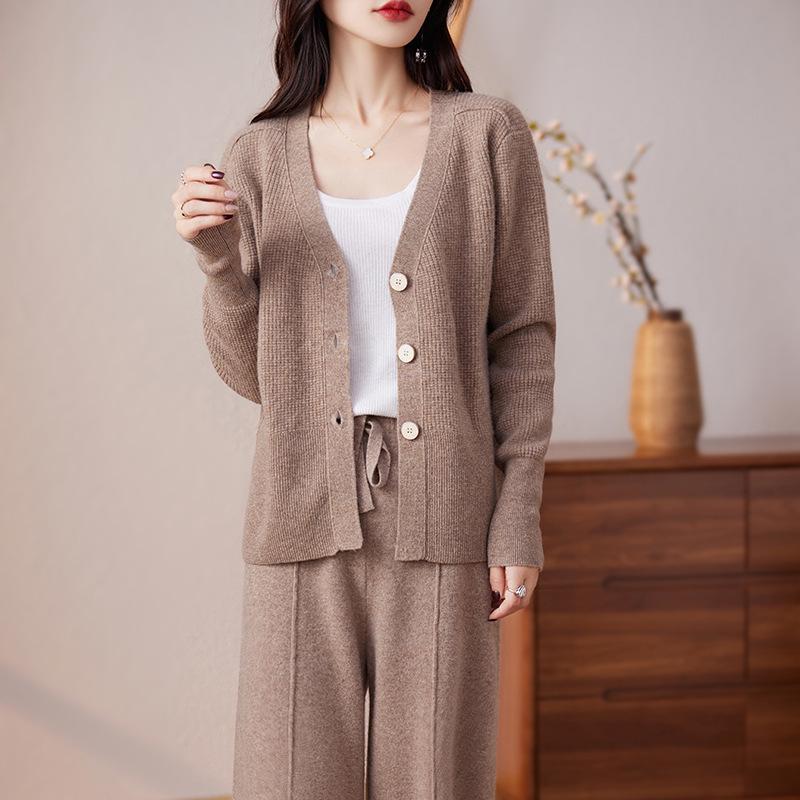 2023 Fashion Plus Size Wide-Leg Pants & Long Sleeve Wool Cardigan Set for Spring & Autumn