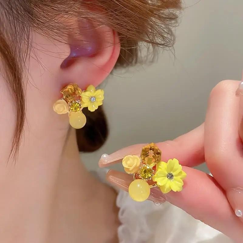 Korean Fashion Crystal Flower Earrings For Women Jewelry Trending New Luxury Women's Zircon Petal Earrings Accessories Gift
