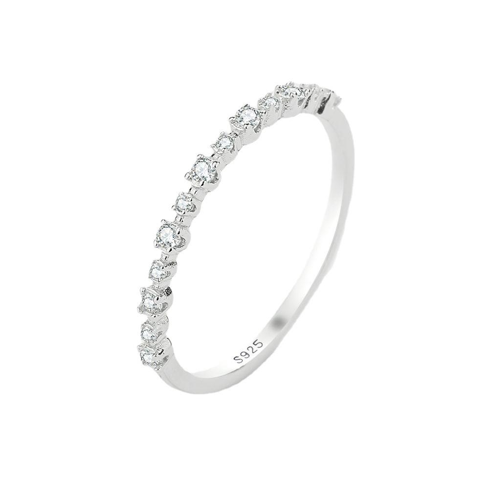 Stylový geometrický prsten z ryzího stříbra S925 pro ženy, mikro-pavé, ideální na ukazováček, svěží a všestranný design.