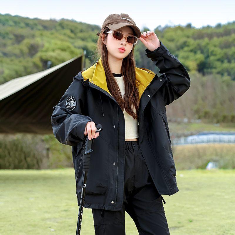 Lightweight Hooded Fashionable Softshell Jacket Waterproof Windproof Outdoor Coat Unisex Street Fashion Hiking Top