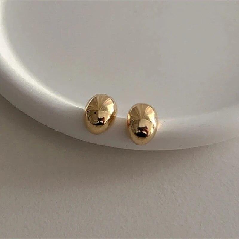 1 para lekko luksusowych, chłodnych, małych, błyszczących, stopowych, pozłacanych, posrebrzanych, geometrycznych, eleganckich kolczyków z temperamentem