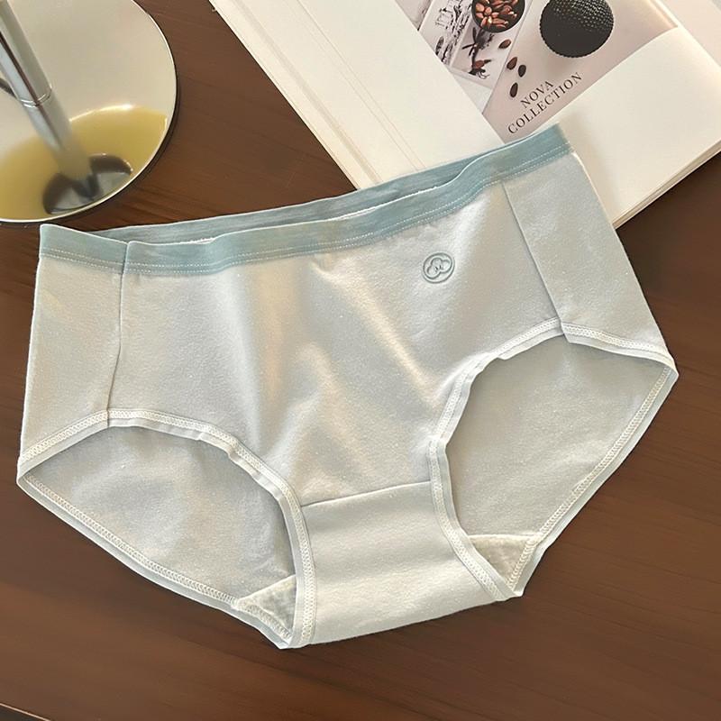 Comfortable Cotton Women's Underwear With Breathable Seamless Design For All Seasons