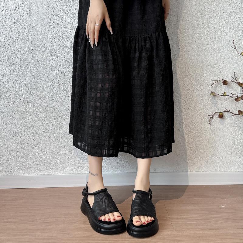 Neue lässige Strandsandalen für Damen mit dicken Sohlen und höhenverlängernden Schuhen