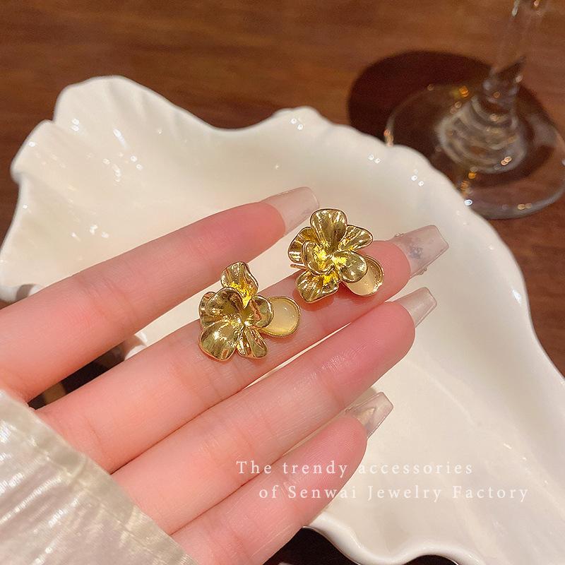French retro metal opal three-dimensional flower earrings women s exquisite niche stud earrings