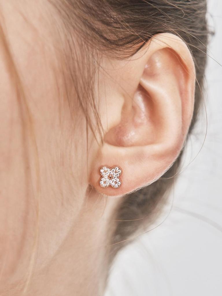 [CRANNE] 14K PLATED Clover Motif Post Earrings C24EB328