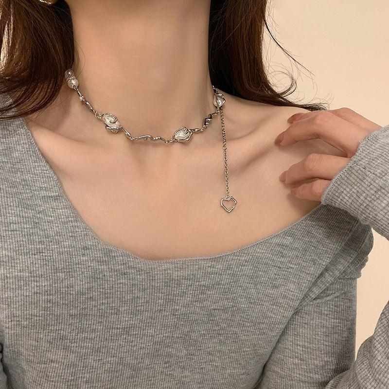 New Double-layer Stacked Love Necklace Female Niche Design Temperament Versatile Sweet Splicing Pearl Collarbone Chain