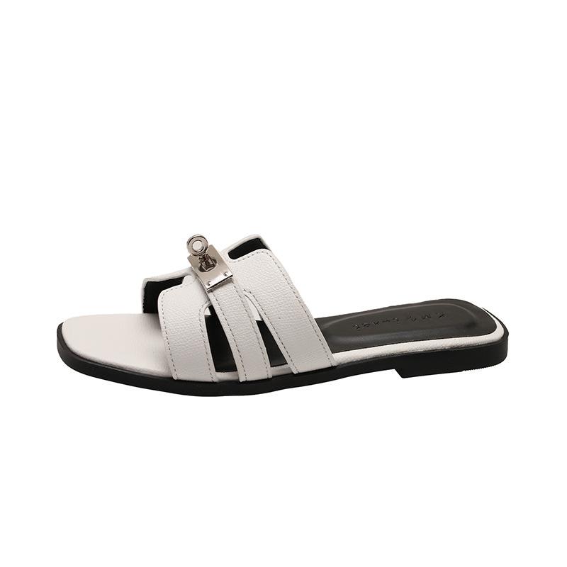 2025 summer new wear drag net red fashion versatile shoes one word explosion beach with cool flat bottom slippers women