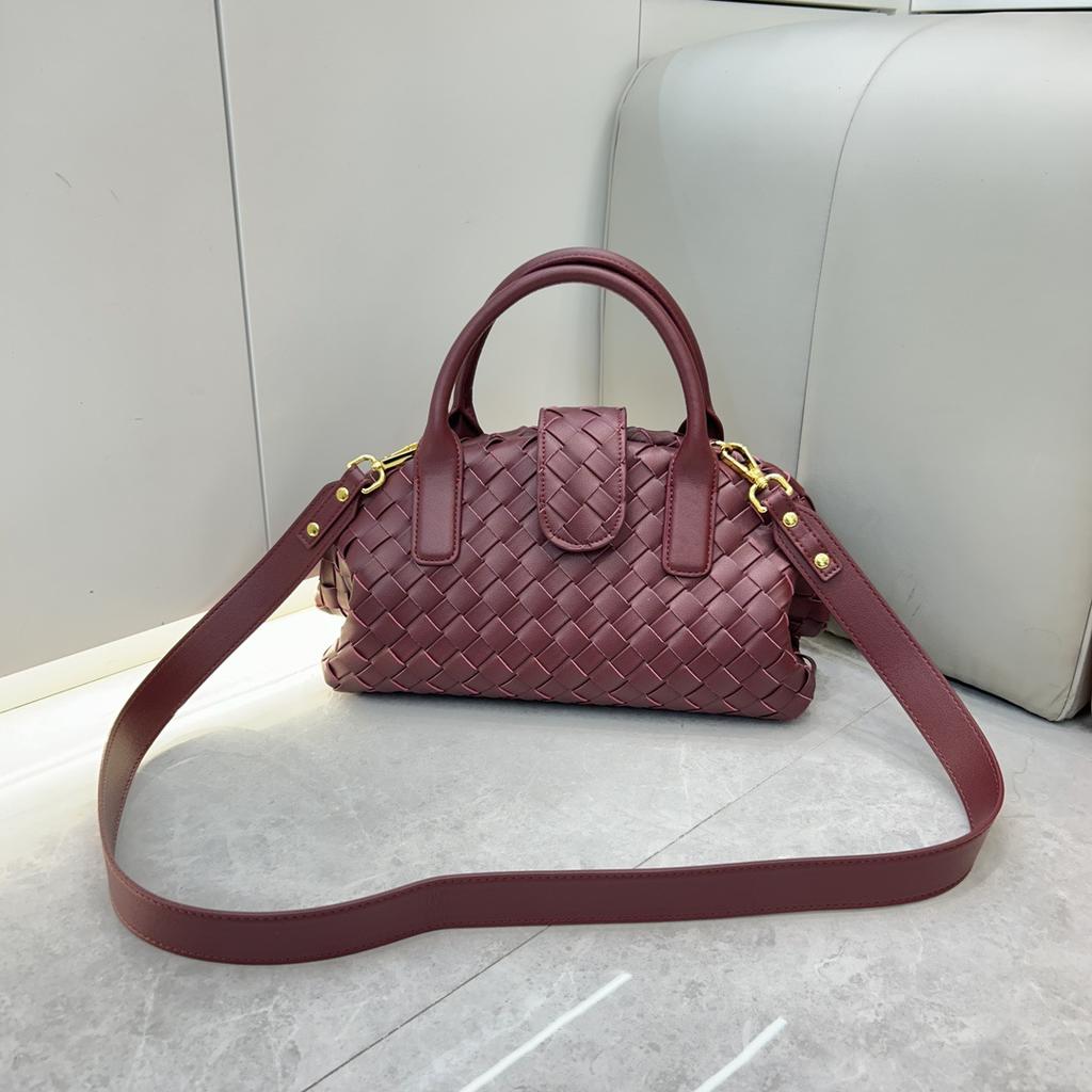 Leather new cloud bag woven hand shoulder crossbody magnetic bowling bag female